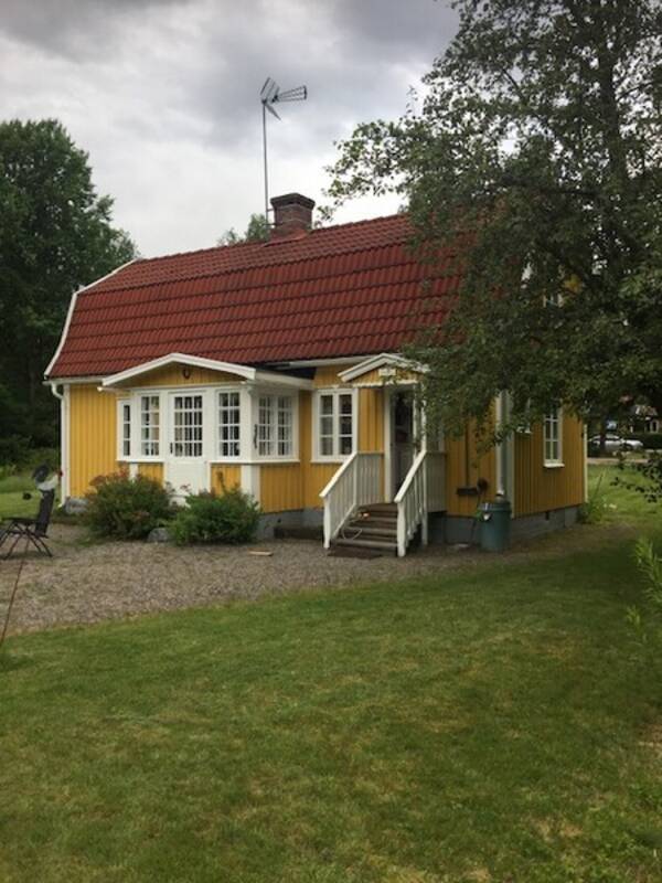 Sommarstuga - Torp med verkstad  Sommarstuga - Torp med verkstad