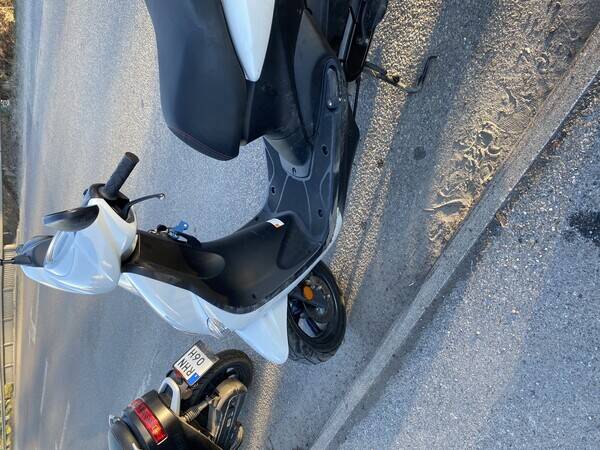 Fordon - Yamaha neos 4