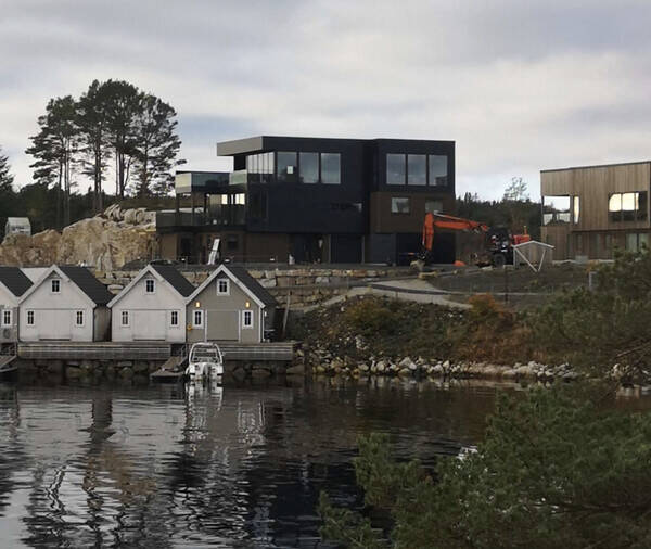 Hus - funkis hus ved sjøen Hus - funkis hus ved sjøen