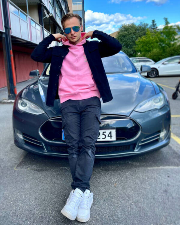 Kjøretøy - Tesla Kjøretøy - Tesla