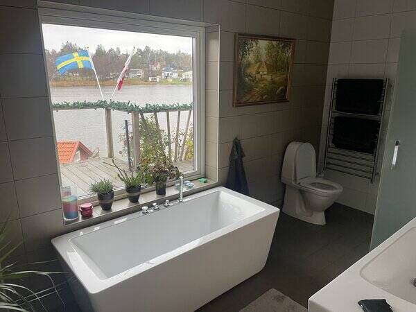 Hus - Bilder  p vardagsrum och badrum