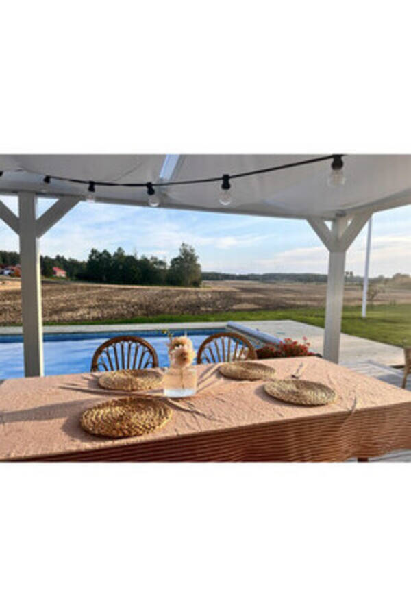Hus - Villa utanfr Eskilstuna med pool.