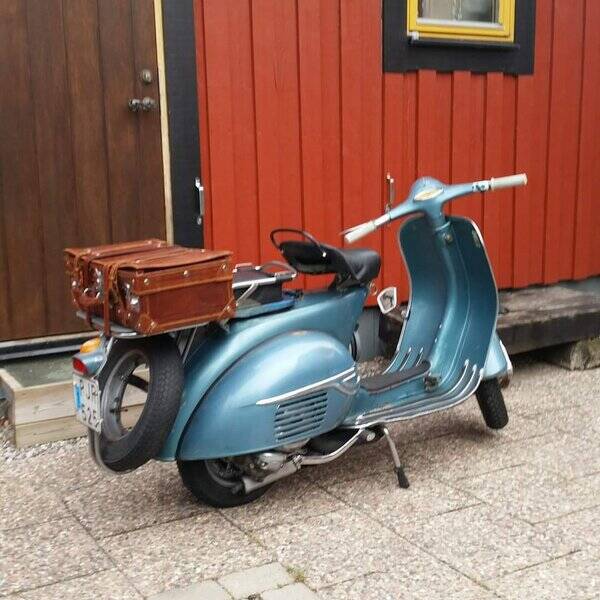 Fordon - Vespa 1960 och Lambretta 1961