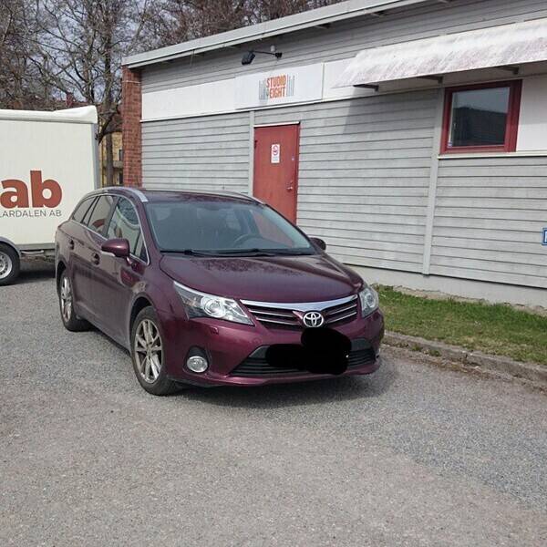 Fordon - En helt vanlig Toyota Avensis 2011