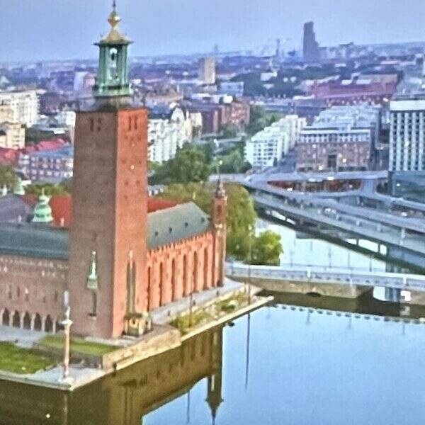 Lägenhet - Ja,  lägenhet med stor terrass  mitten i