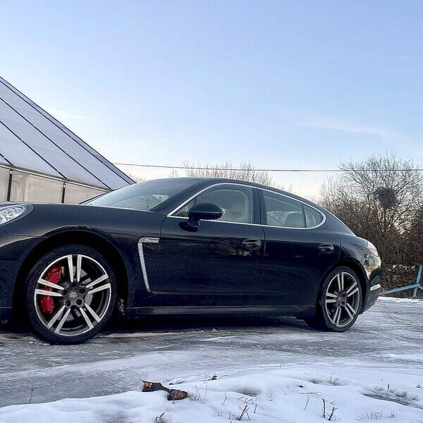 Fordon - Porsche Panamera med vit skinnkldsel 