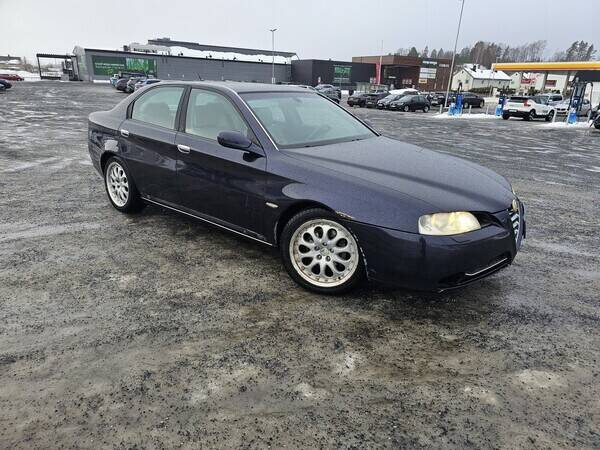 Kjøretøy - Alfa Romeo 166  Kjøretøy - Alfa Romeo 166