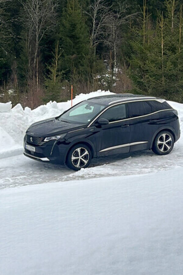 Kjøretøy - Peugeot 3008 hybrid Kjøretøy - Peugeot 3008 hybrid