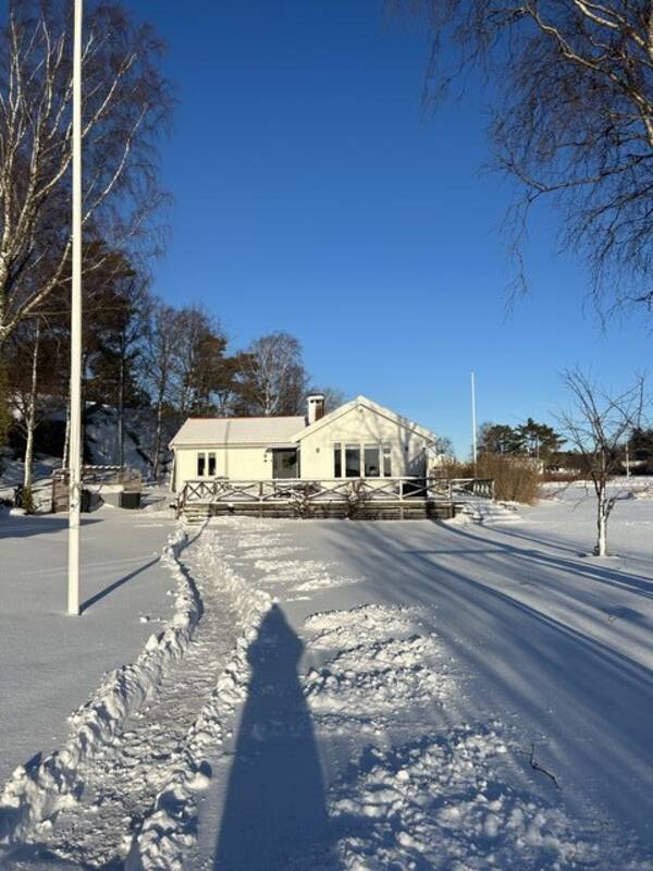 Hus - Sommarhus i mittemot Bovallstrand 