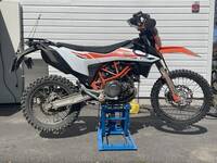 KTM 690 Enduro R KTM 690 Enduro R