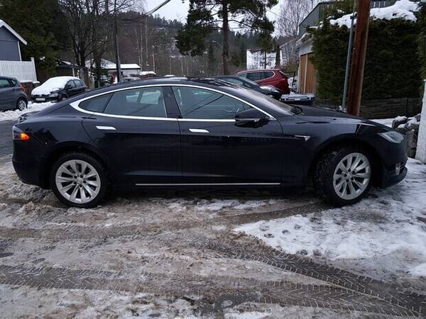 Kjøretøy - Tesla Model S 75D Kjøretøy - Tesla Model S 75D