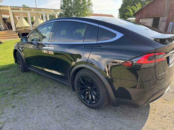 Fordon - Tesla X 