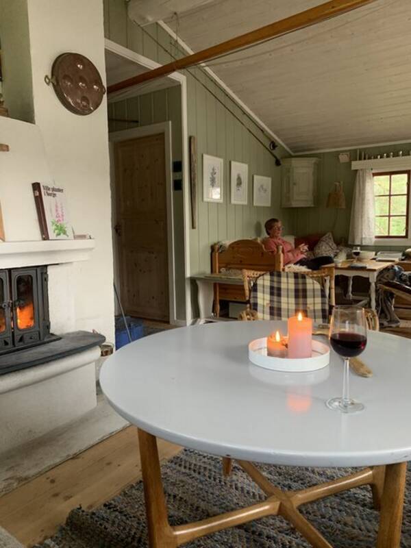 Hytte - Hytte i østmarka Hytte - Hytte i østmarka