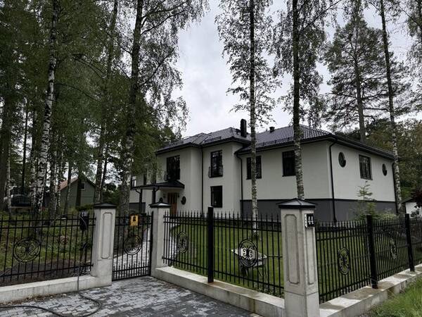 Hus - Villa utanför Uppsala  Hus - Villa utanför Uppsala