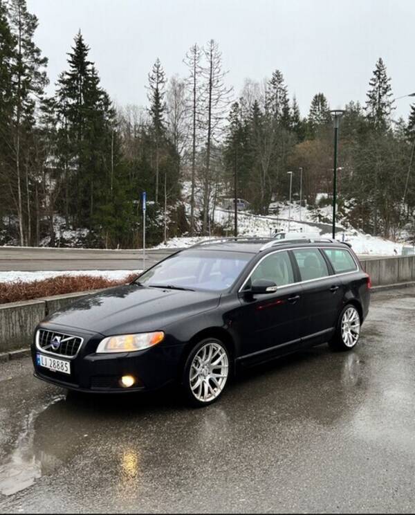 Revisitter - Volvo V70 D5 2008 model. 