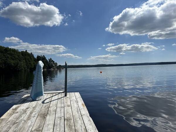 Hus - Villa Siesta med Sjstugan (gststuga)