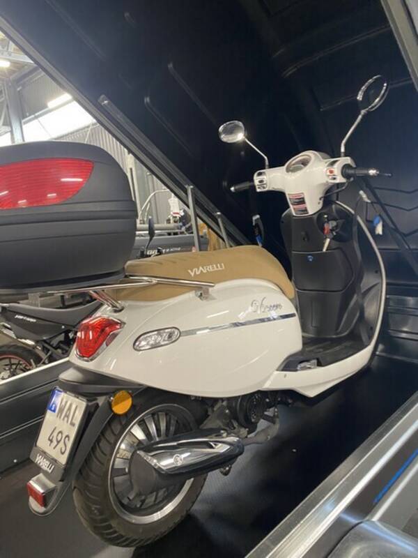 Fordon - Moped retro vit Viarelli  Fordon - Moped retro vit Viarelli