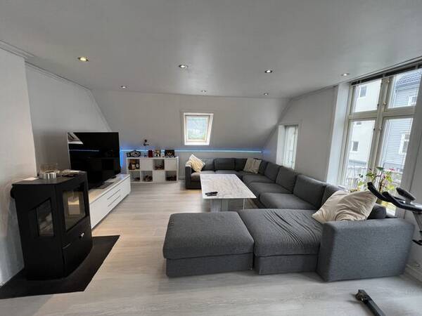 Hus - Lys, fancy stue p ca 60m2. Bergen.