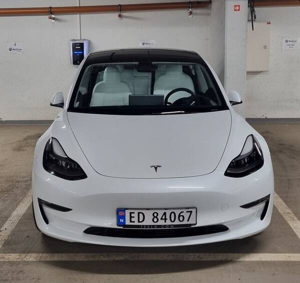 Kjøretøy - Tesla 3 White Kjøretøy - Tesla 3 White