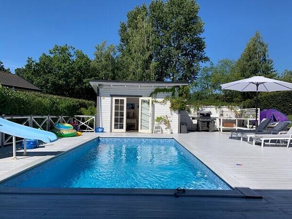 Hus - Villa med pool i Huddinge, Stockholm 