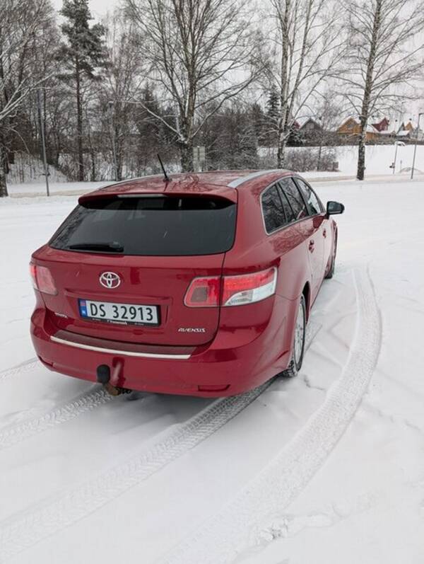 Kjøretøy - Toyota Avensis  Kjøretøy - Toyota Avensis