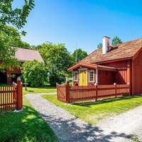 Liten gård utanför Eskilstuna Liten gård utanför Eskilstuna