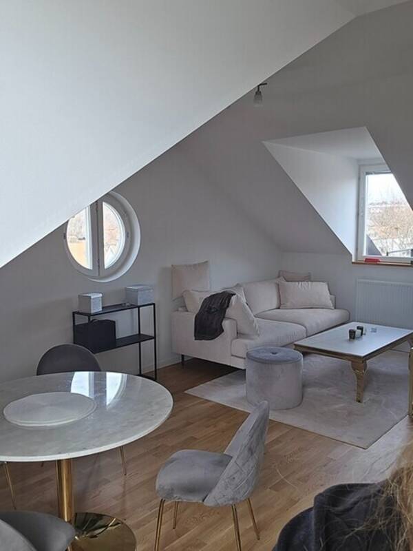 Lägenhet - Vindslägenhet Lägenhet - Vindslägenhet