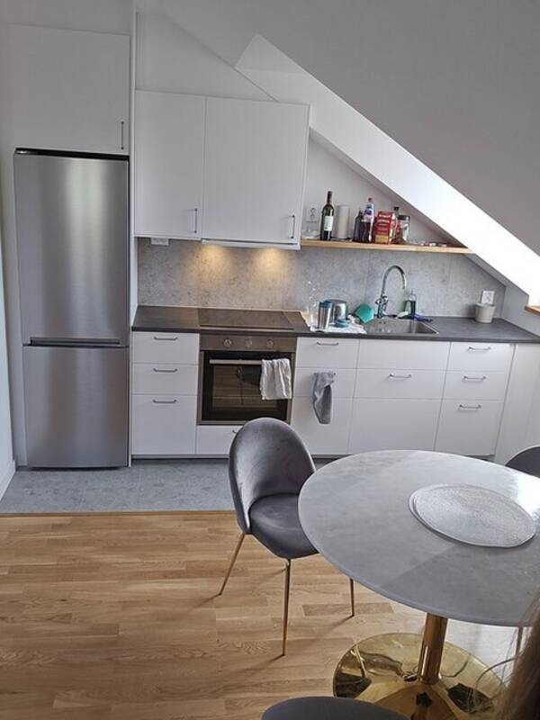 Lägenhet - Vindslägenhet Lägenhet - Vindslägenhet