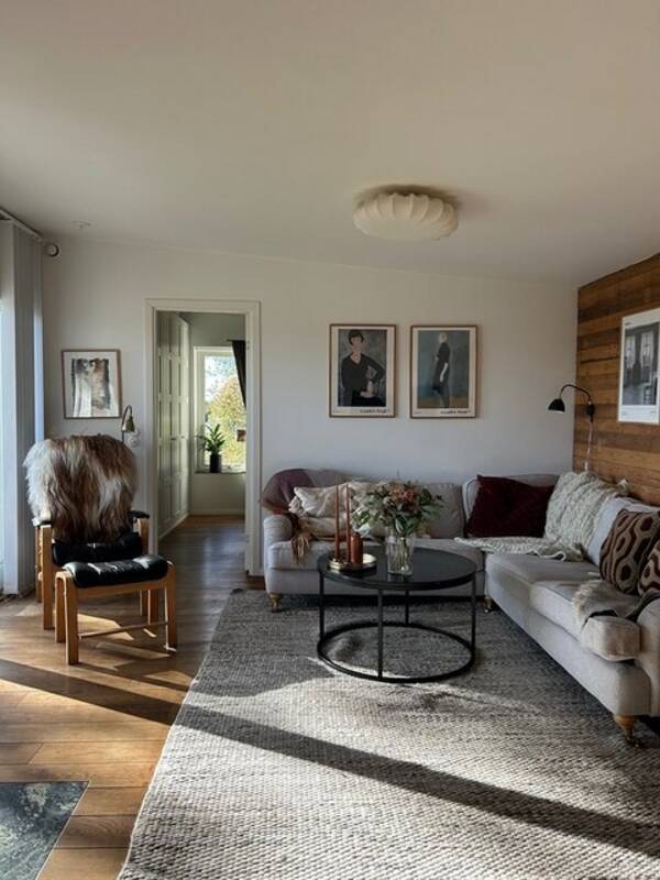 Hus - Lantligt Hus med sjötomt  Hus - Lantligt Hus med sjötomt