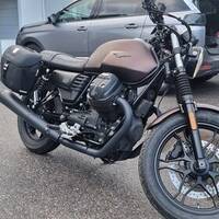 Moto Guzzi v7 night pack  Moto Guzzi v7 night pack