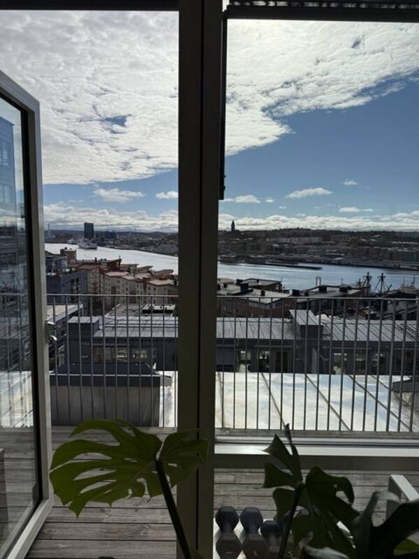 Lägenhet - Etagevåning med stor takterass. Lägenhet - Etagevåning med stor takterass.