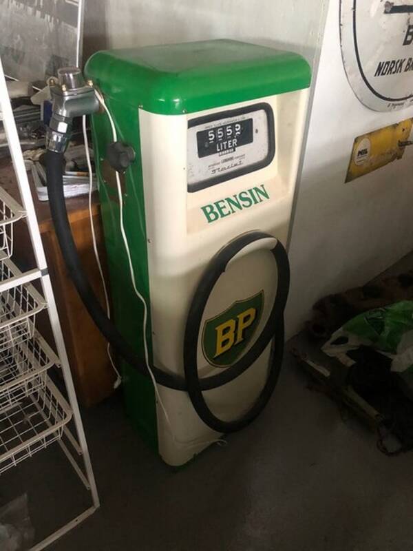 Revisitter - Tøft verksted med mye rekvisitter Revisitter - Tøft verksted med mye rekvisitter