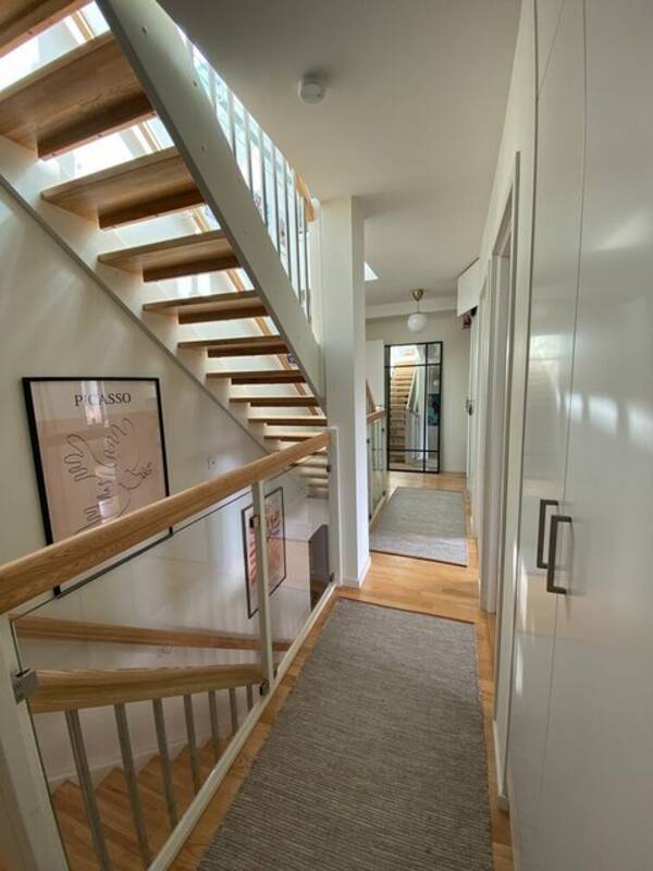 Hus - Hall