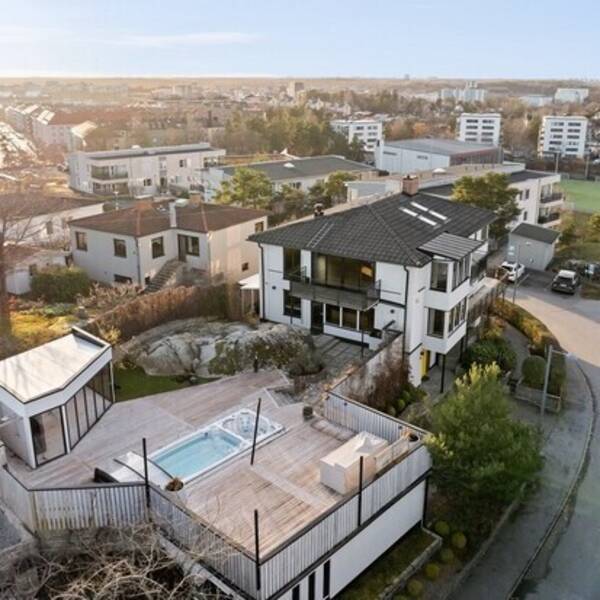 Hus - Stor fin villa i Stockholm/ Sundbyberg. 
