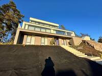 3-vnings modernt arkitektritat hus 