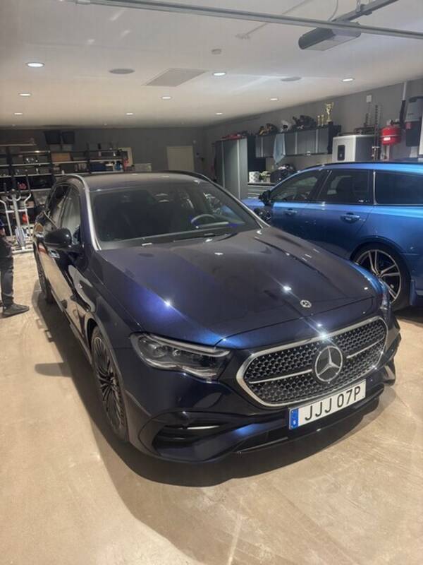 Fordon - Mercedes 300E (2025)