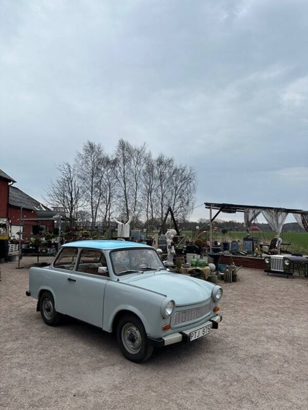 Fordon - sttysk Trabant 601