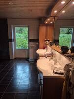 Stort badrum med bastu Stort badrum med bastu