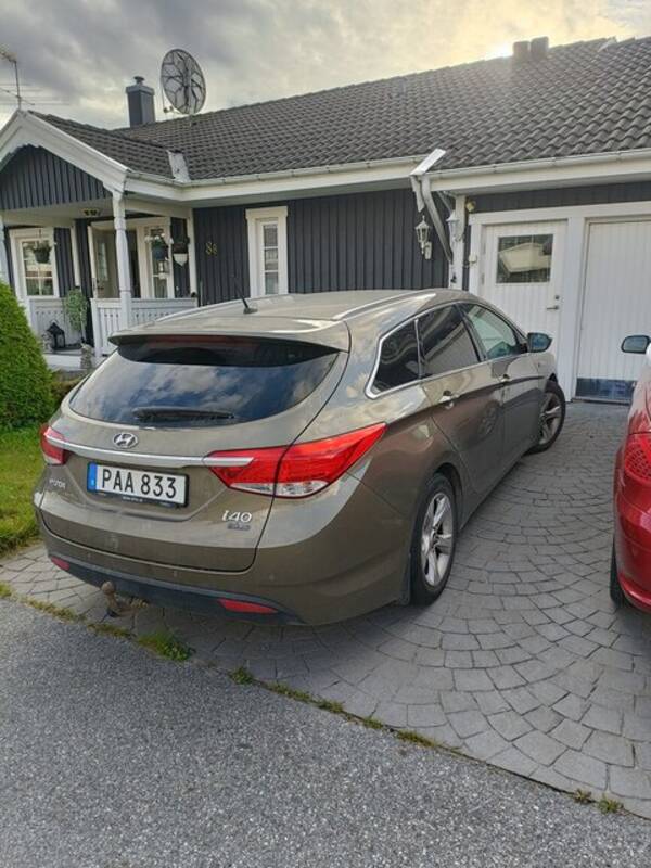 Hus - Bor i suternghus p 215 kvm 