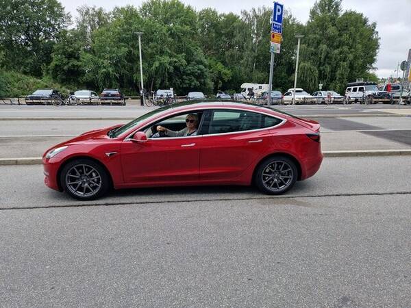 Fordon - Tesla Modell 3, 2019