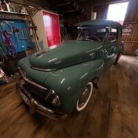 Volvo PV , pontiac bonnerville cab -65 Volvo PV , pontiac bonnerville cab -65