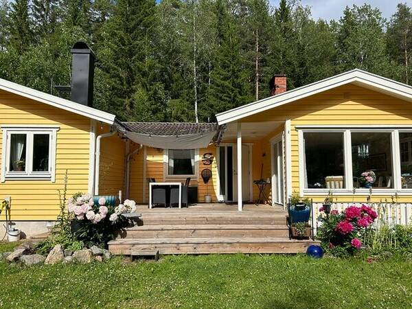 Hus - Villa/sommarhus i Bergshamra Norrtlje