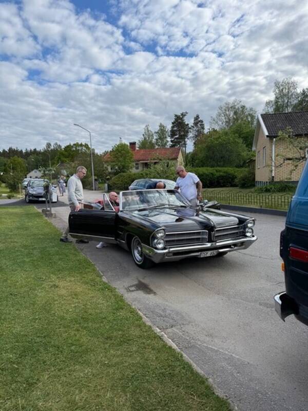 Fordon - Pontiac Bonneville cab 1965