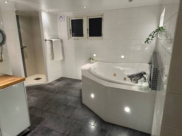 Hus - Drmhus i Spnga