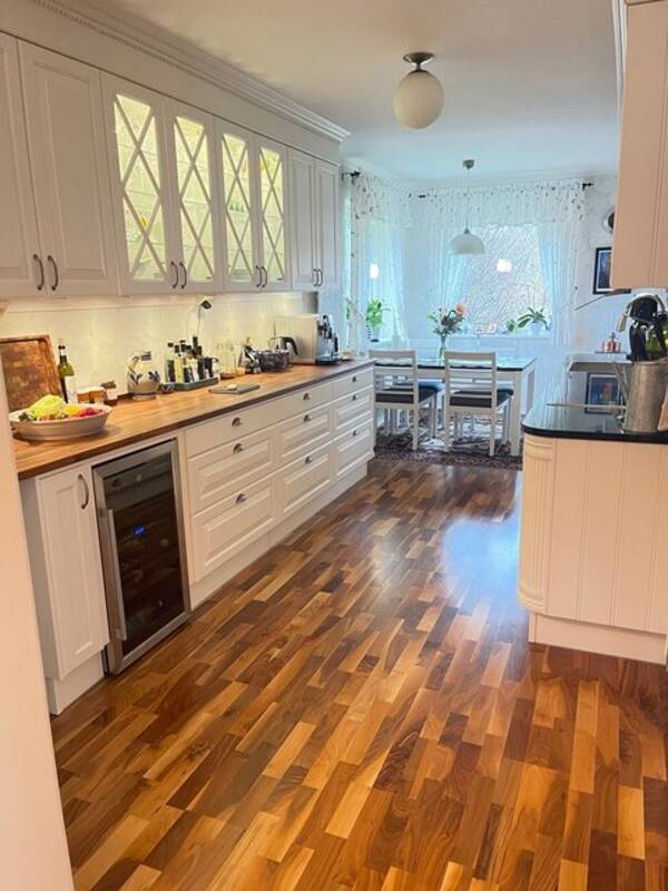 Hus - Vit mexitegel villa i Haninge 