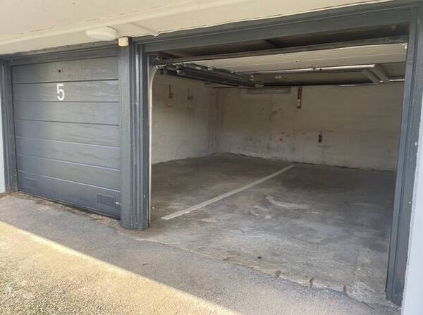 Annet - Garasjeplass m/automatisk dør