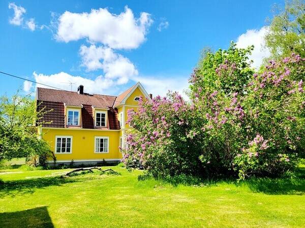 Hus - Brukshandeln i Strömsbergs bruk