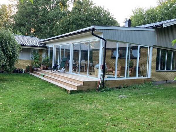 Hus - Villa o Lidköping när bad