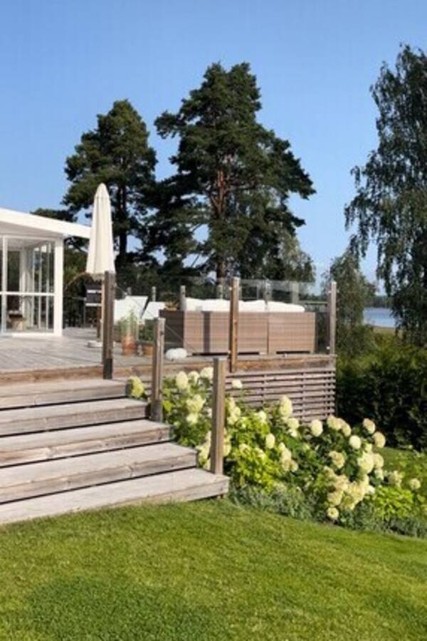 Hus - Villa på landet vid sjön