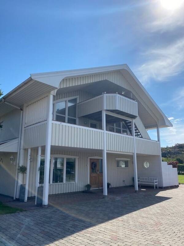 Hus - Stor havsnära villa  